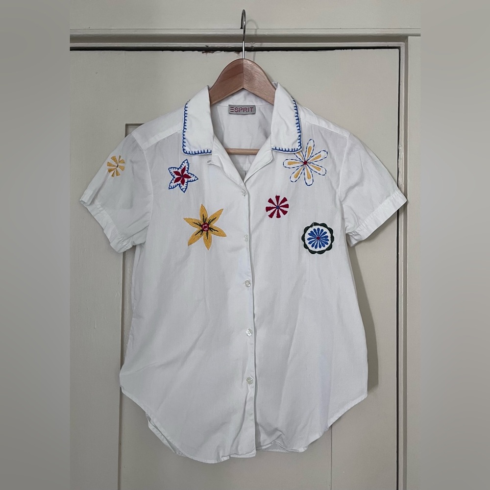 Vintage Esprit White Souvenir Floral Embroidery Button Down Shirt